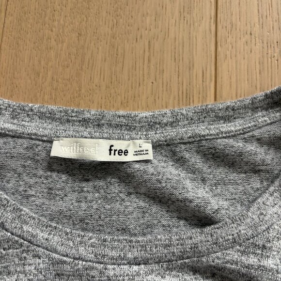 Aritzia Wilfred Free Longsleeve - Picture 2 of 3